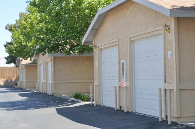 Building Photo - Desert Meadows Apartments