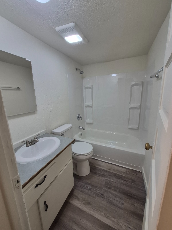 Building Photo - 1250 NW Ellan St