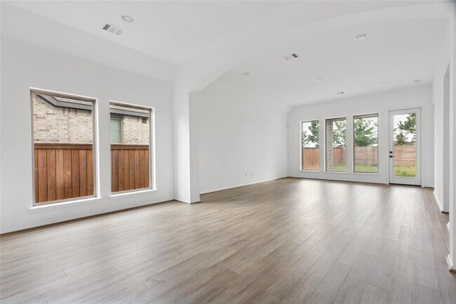 Building Photo - 18415 Cir Bar Rnch Ct