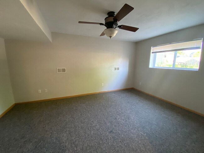 Building Photo - 1118 Lafayette - 4 Bed/4.5 Bath Unit Near ...