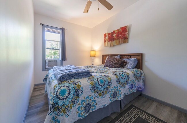 Building Photo - 708 Mills St