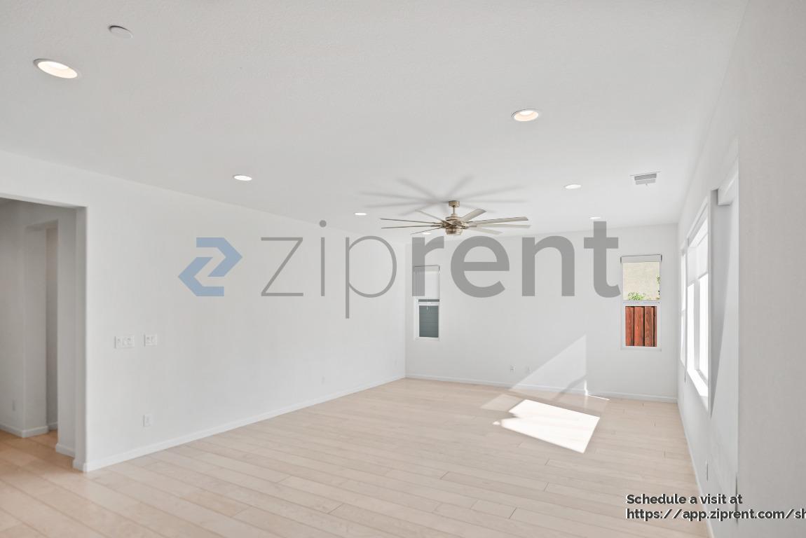 Building Photo - 2342 Augusta Ave