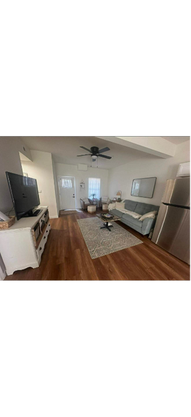 Building Photo - 305-365 Barkley Landing Dr