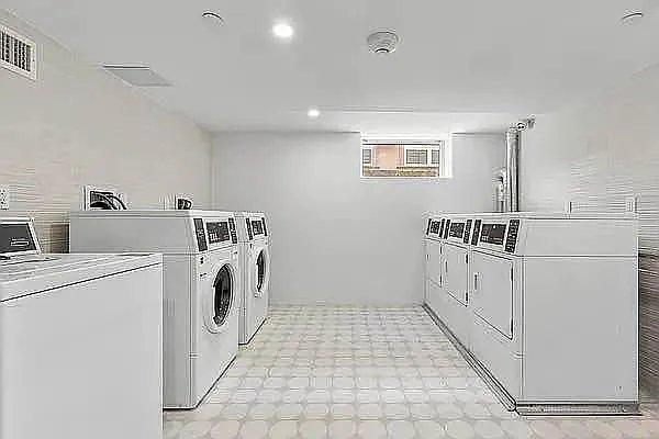 Building Photo - 1 bedroom in BRONX NY 10463