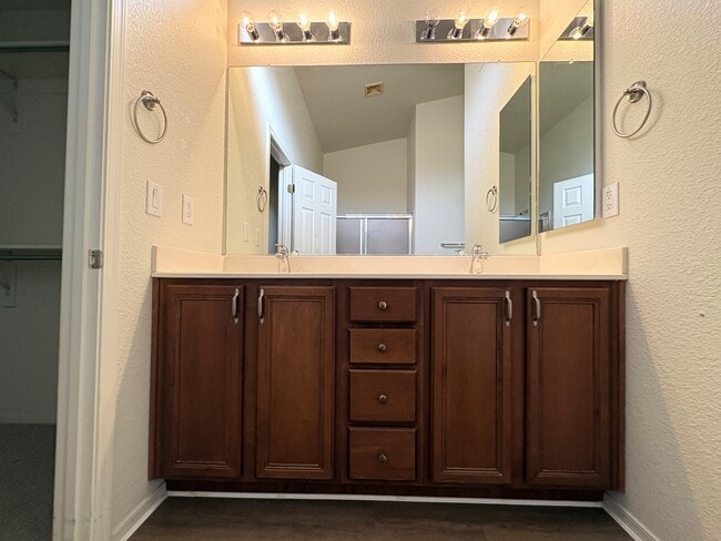 Building Photo - 1870 E Purple Martin Ln