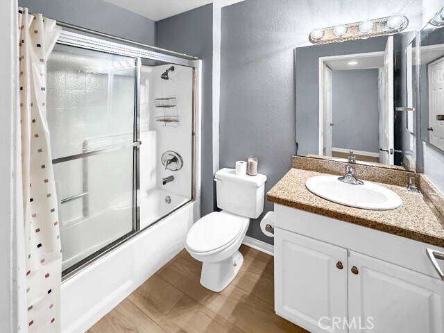 Building Photo - 5500 Owensmouth Ave