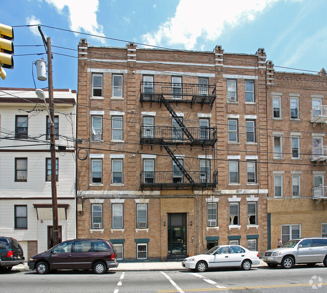 exterior - 1106 - OM-1106 New York Avenue LLC