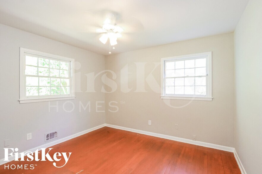 Building Photo - 2739 Sherlock Dr