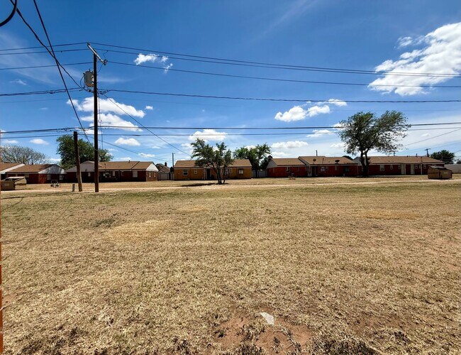 Building Photo - Rental