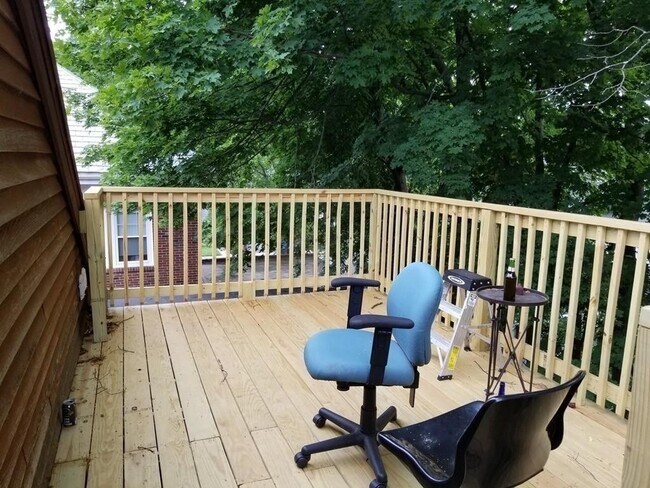 Building Photo - 35 Greycliff Rd