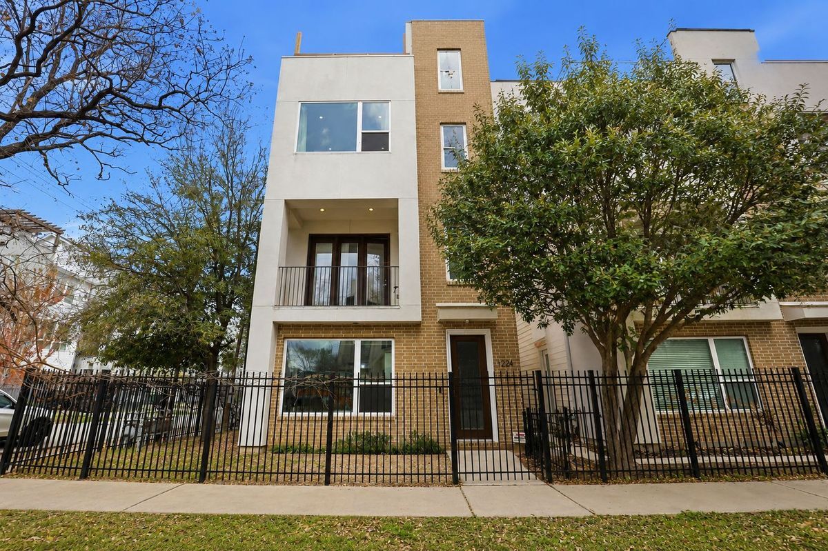 Building Photo - 1224 Summer St
