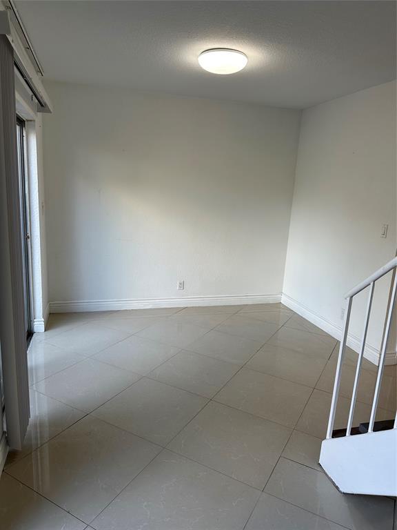 Building Photo - 3741 NW 95th Ter