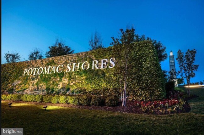 Building Photo - POTOMAC SHORES - BEAUTIFUL VIEWS! (interne...