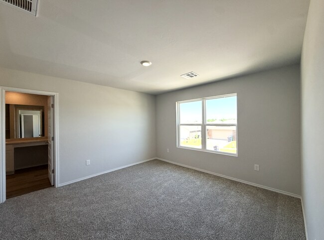 Building Photo - 9521 Stallion Dr
