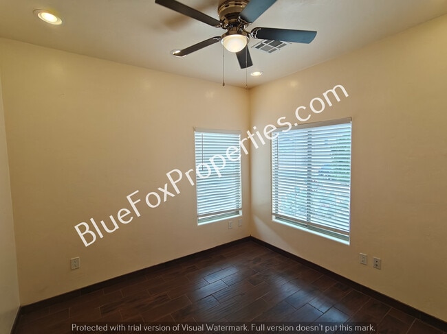 Building Photo - 6621 S De Concini Dr