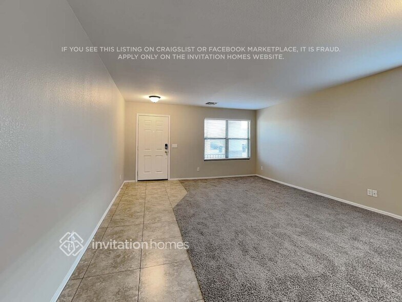 Building Photo - 11219 E Quicksilver Ave