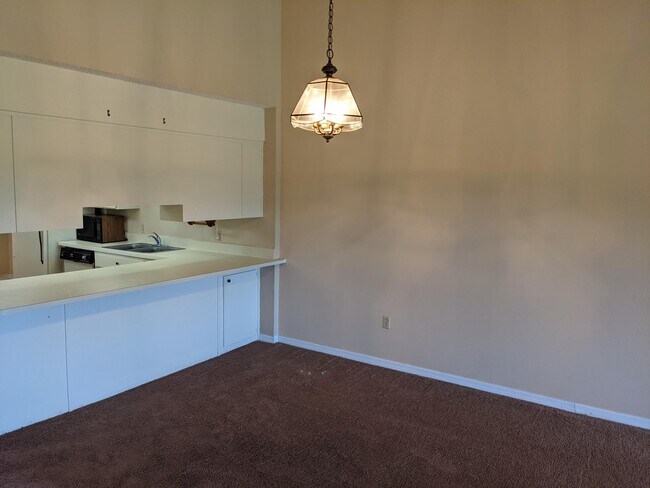 Building Photo - 3035 Finsterwald Dr