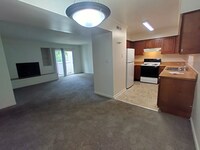 Building Photo - 600 Reusens Rd