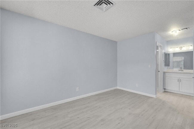 Building Photo - 4730 Nara Vista Way