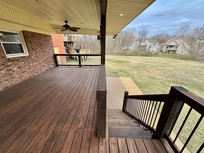 Building Photo - One-Level Living with Garage on a Cul-de-Sac in Nashville!