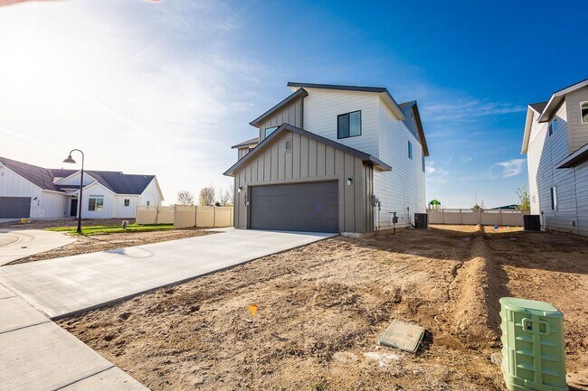Building Photo - Brand New 4 Bed 2.5 Bath House in Star