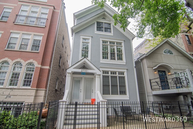 Building Photo - 2733 N Wayne Ave