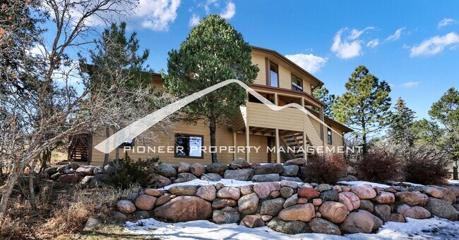 Building Photo - 5 bedroom, 3.5 bath home in North West Colorado Springs