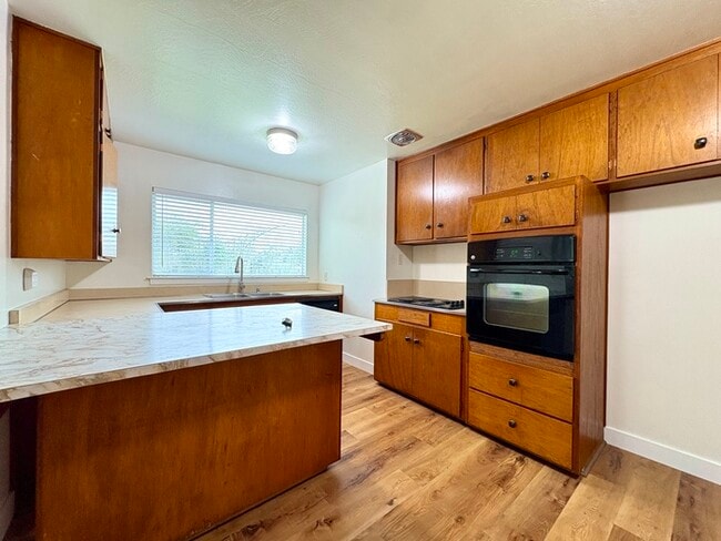 Building Photo - Beautiful 3 Bedroom For Rent in Sacramento!