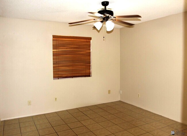 Building Photo - 4563 W 18th Ln