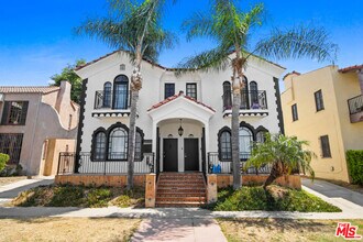 Building Photo - 424 N Gardner St