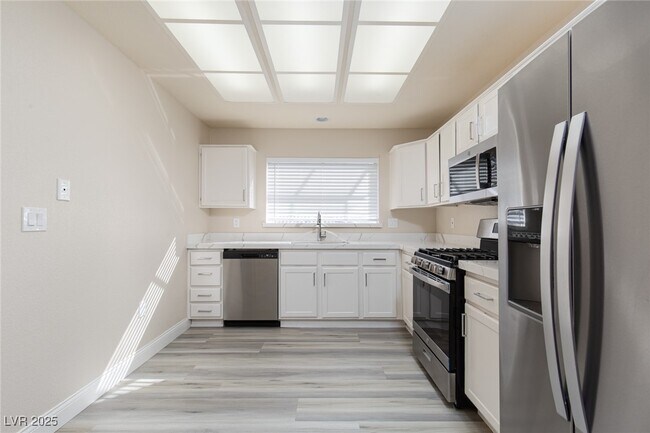 Building Photo - 2432 Palmridge Dr