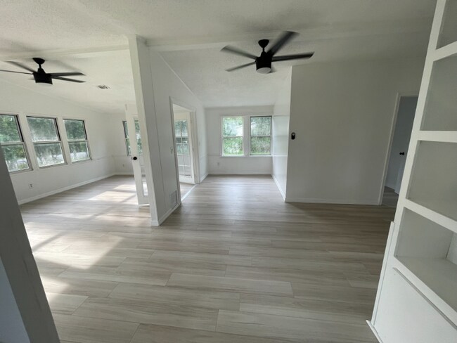 Building Photo - 15731 Trigonia St