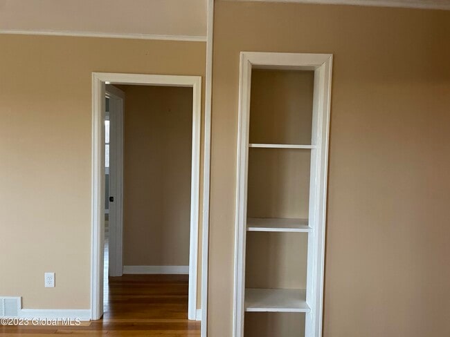 Building Photo - 154 Weatherwax Rd