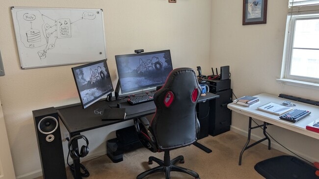 Building Photo - WELCOME HOME! Available 2 Bedroom 2 Bath Located in Elk Grove! Contact us today!!!