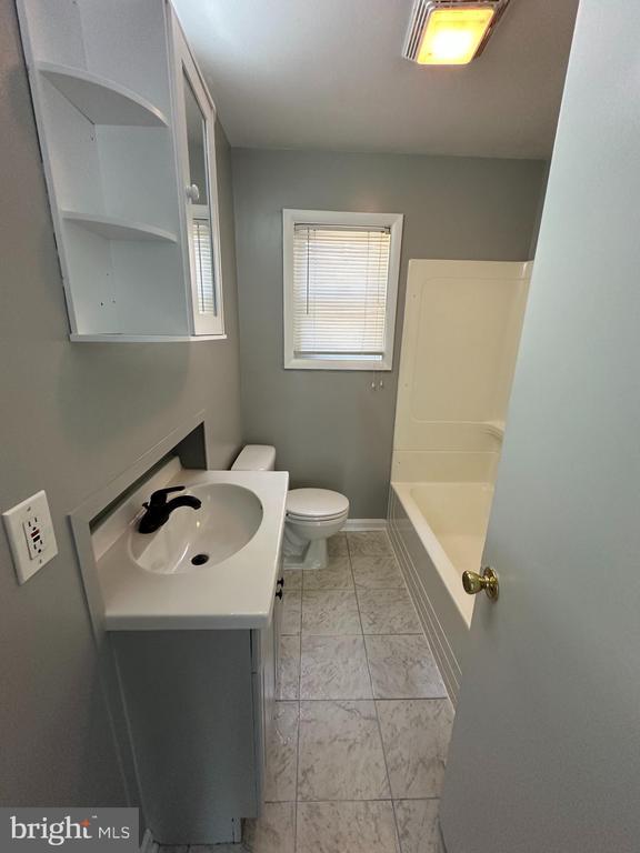 Building Photo - 7648 Beach Dr