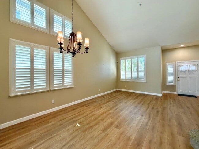 Building Photo - Coveted Napa Yacht Club 3 Bedrooms, 2 1/2 Bathrooms, w/ 1st Level Primary Bedroom/Bath