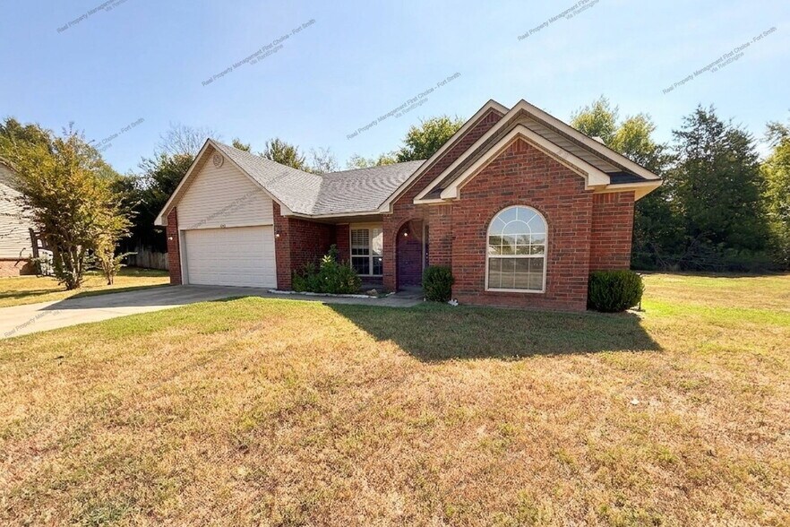 Building Photo - 1475 E Gate Dr