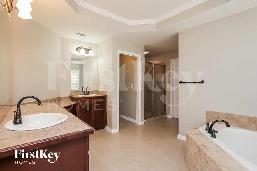 Building Photo - 2545 Mossy Rock Pl