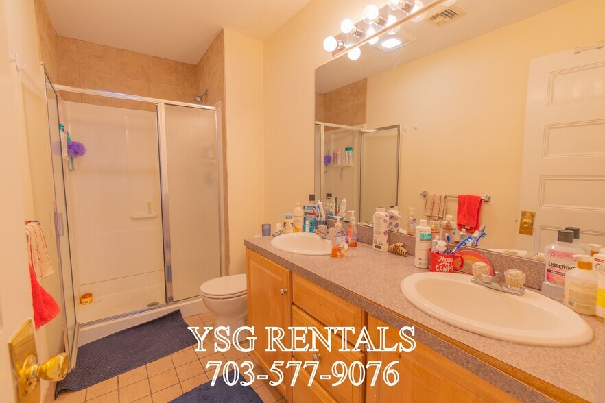 Building Photo - 102 Cypress St