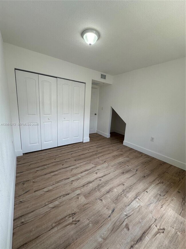Building Photo - 3123 NW 22nd Ct