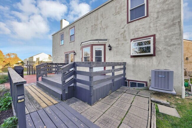 Building Photo - 96 Chenango Dr