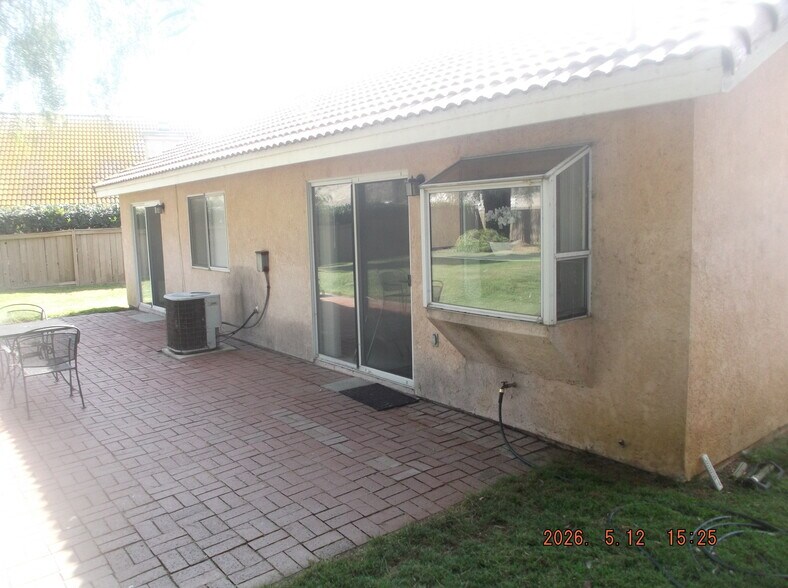 Building Photo - 3032 Chablis Ave