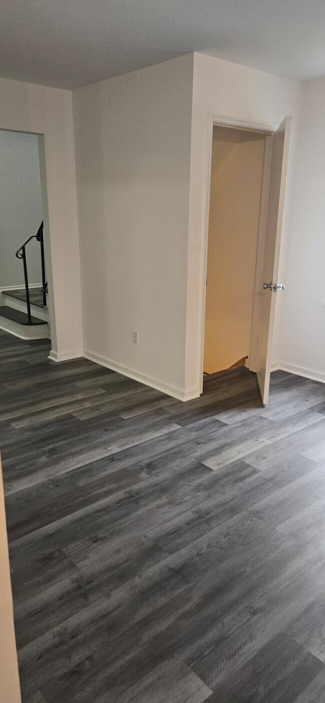 Building Photo - 5 Union St