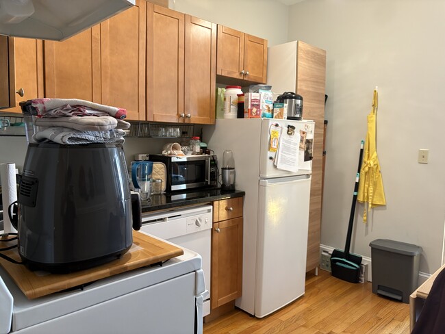 Building Photo - 38 Hemenway St