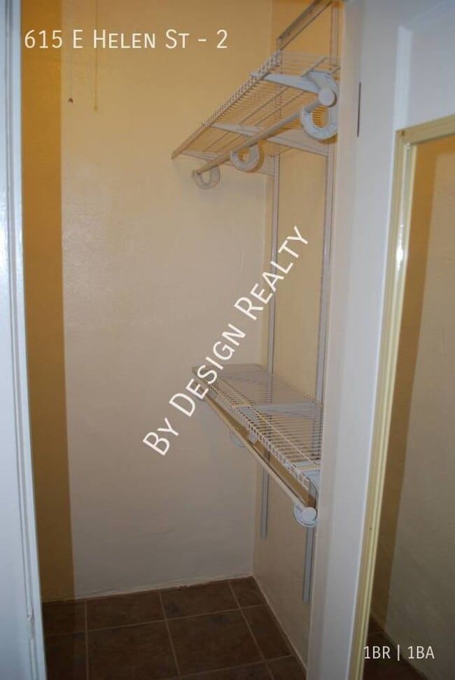 Building Photo - ALL UTILITIES INCLUDED - Updated Historic 1929 1 Bed 1 Bath Attached Bungalow