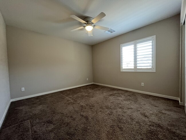 Building Photo - 9742 Zircon Cliff Ave