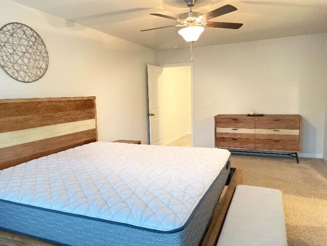 Building Photo - Comfy Bull City