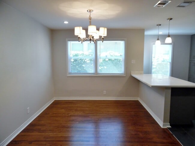 Building Photo - Remodeled Berkeley Triplex with 2 Bedrooms and 2 and 1/2 Baths