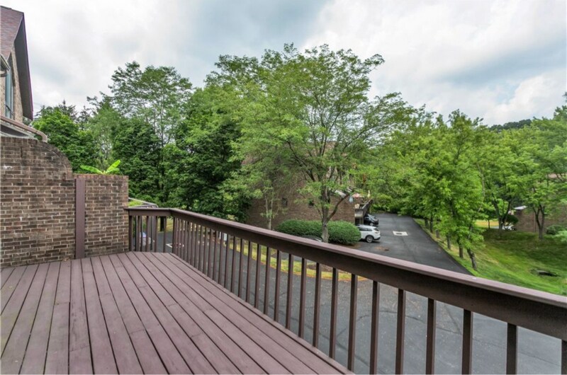 Building Photo - 10086 Mansion Dr