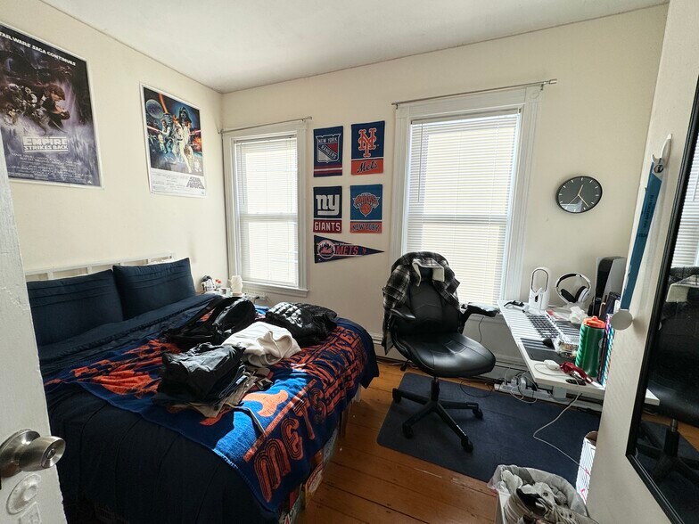 Building Photo - 2 Folsom Ave